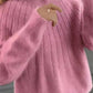 Enfärgad fluffig stickad tröja
