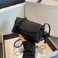 Högklassig och modern crossbody-väska för kvinnor med elefanthänge