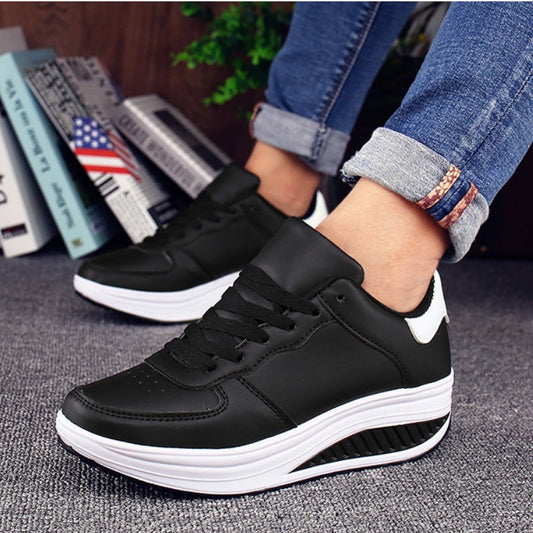 Bekväma Vadderade Mikrofiberlädersneakers Med Tjock Sula För Kvinnor